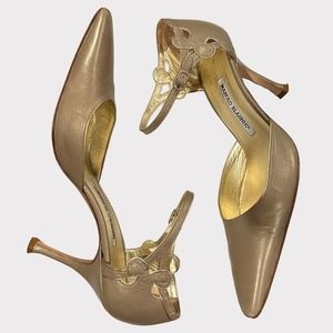 Manolo Blahnik Pale Gold Ankle Strap Heels size 38.5/8.5